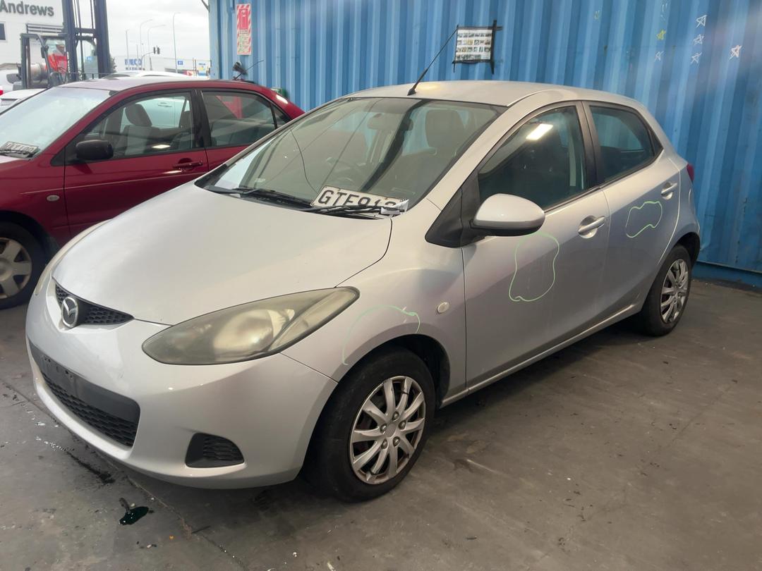Photo '3' of Mazda Demio Photo '3' of Mazda Demio