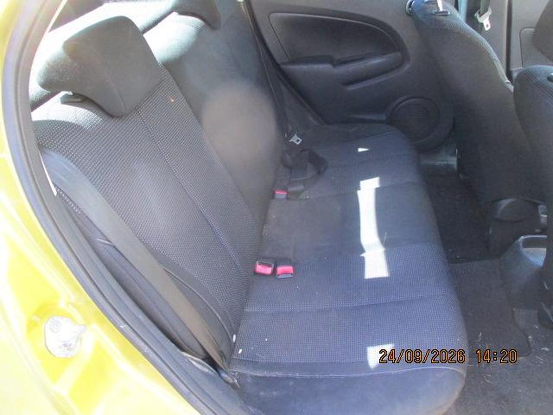 Photo '19' of Mazda Demio Photo '19' of Mazda Demio