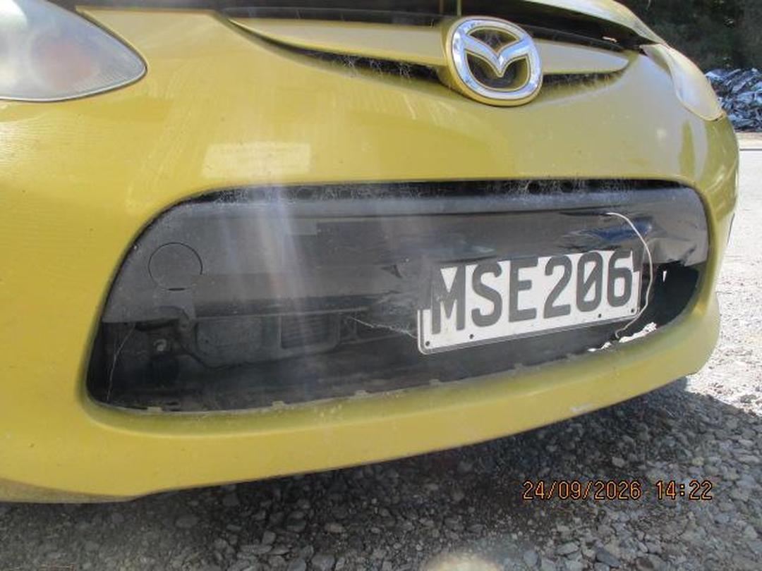 Photo '24' of Mazda Demio Photo '24' of Mazda Demio