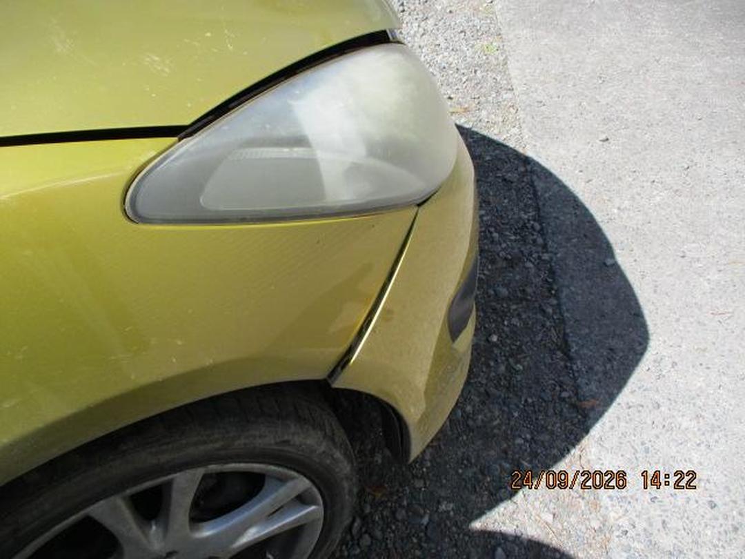 Photo '28' of Mazda Demio Photo '28' of Mazda Demio