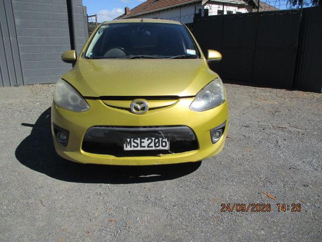 Photo '8' of Mazda Demio Photo '8' of Mazda Demio