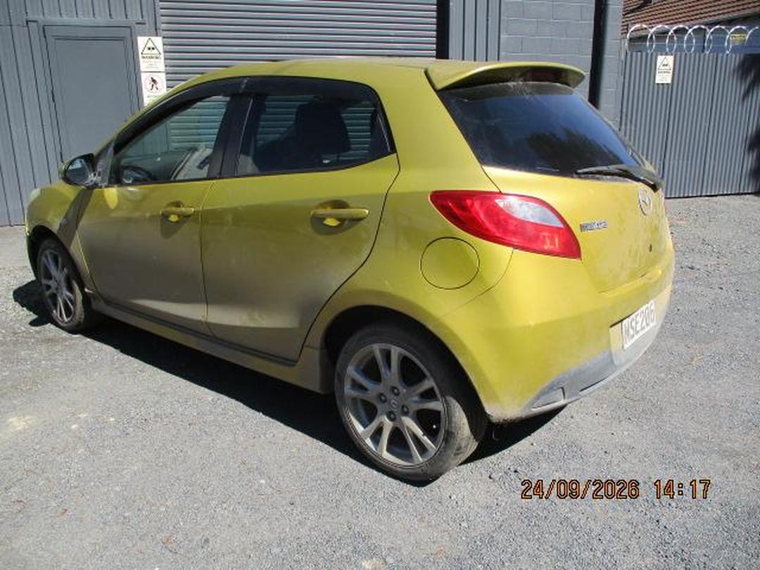 Photo '5' of Mazda Demio Photo '5' of Mazda Demio