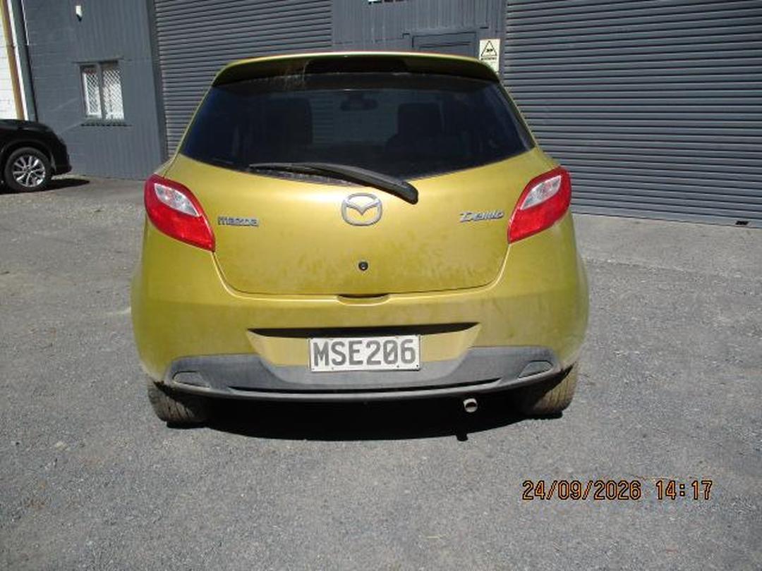 Photo '4' of Mazda Demio Photo '4' of Mazda Demio