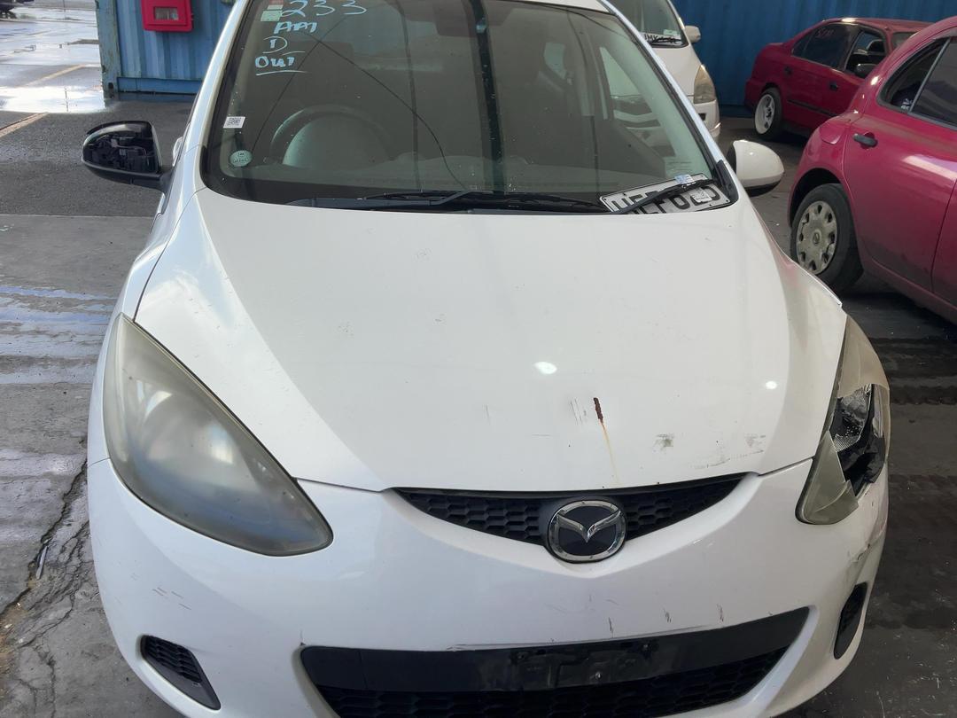 Photo '2' of Mazda Demio Photo '2' of Mazda Demio