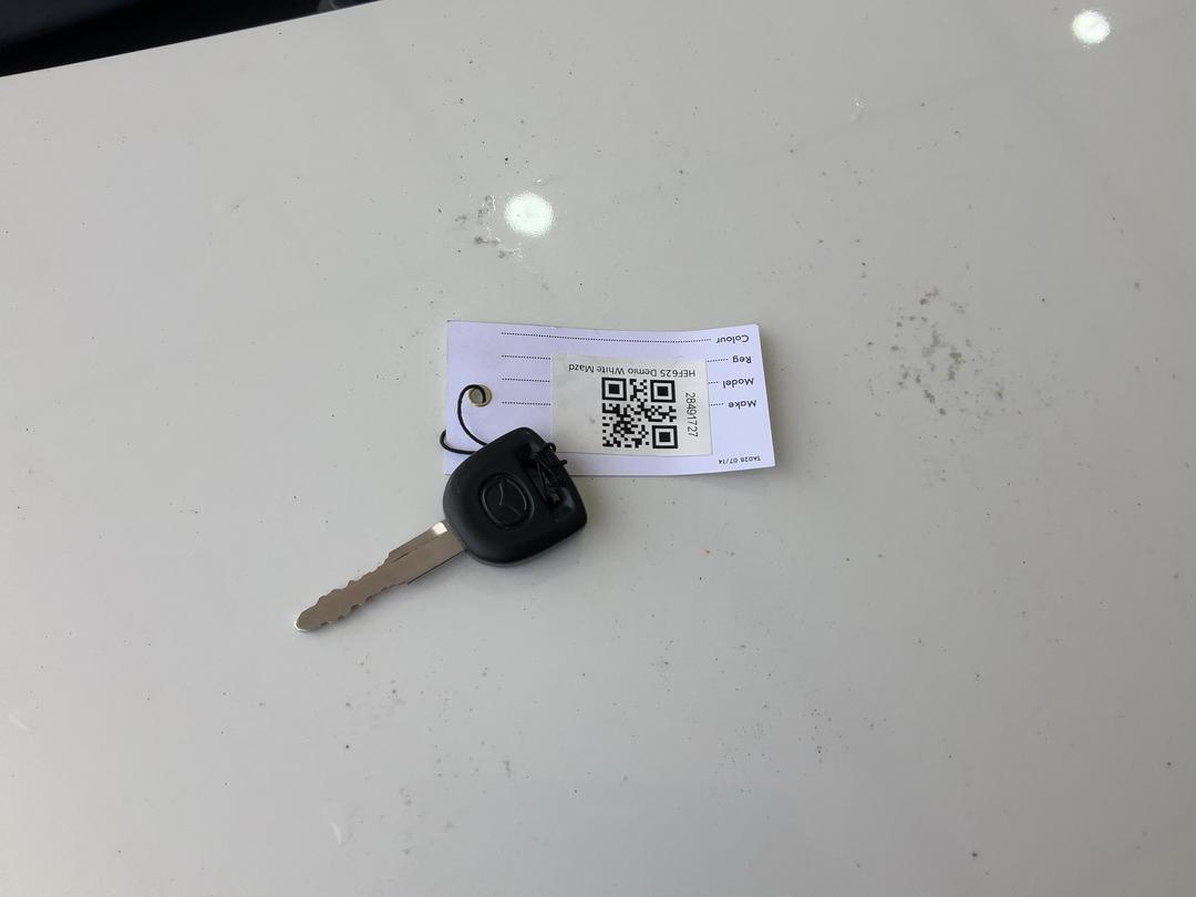 Photo '19' of Mazda Demio Photo '19' of Mazda Demio