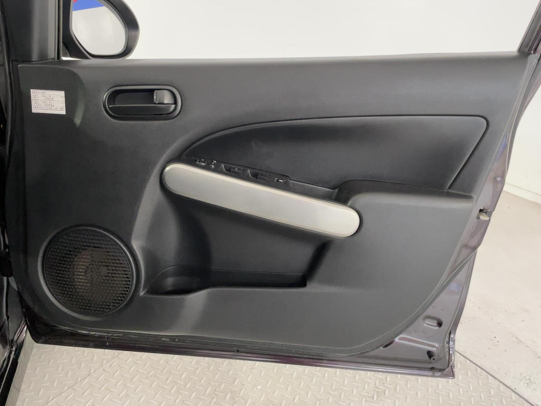 Photo '15' of Mazda Demio