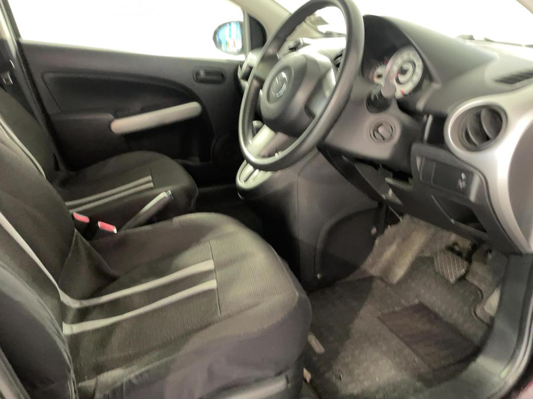 Photo '16' of Mazda Demio
