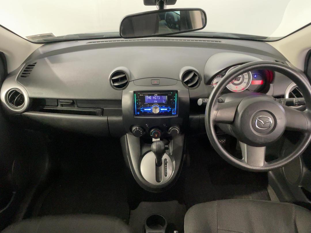 Photo '17' of Mazda Demio