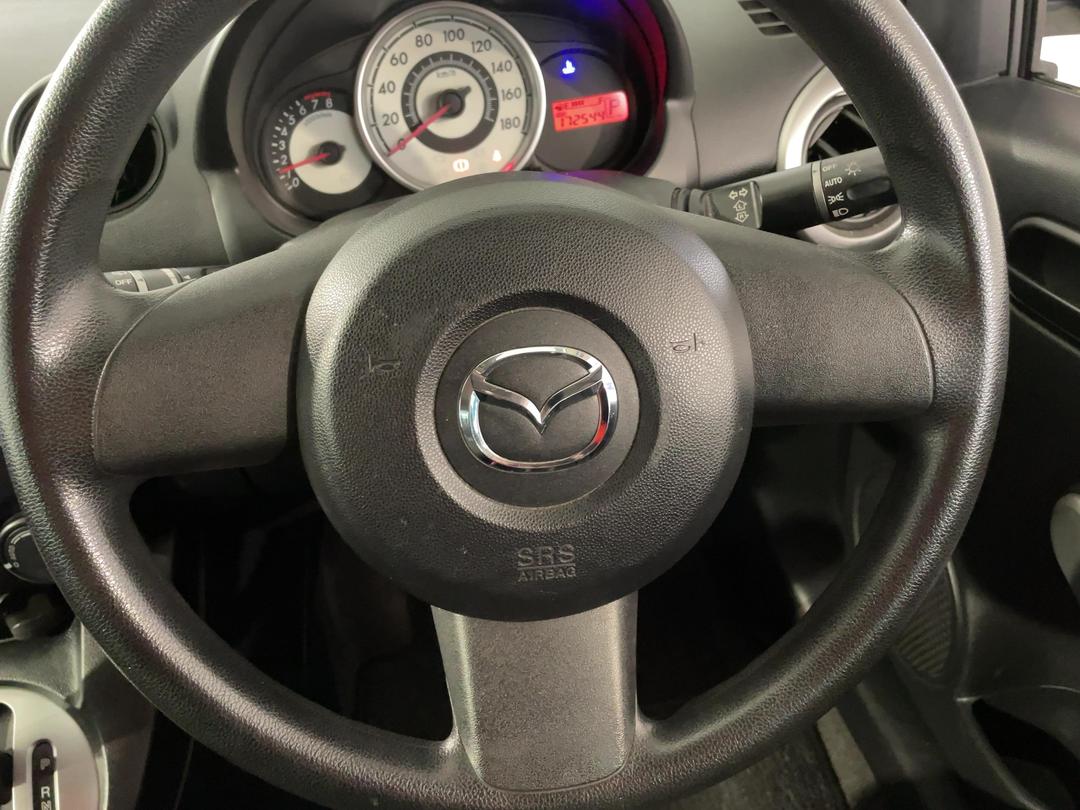 Photo '24' of Mazda Demio