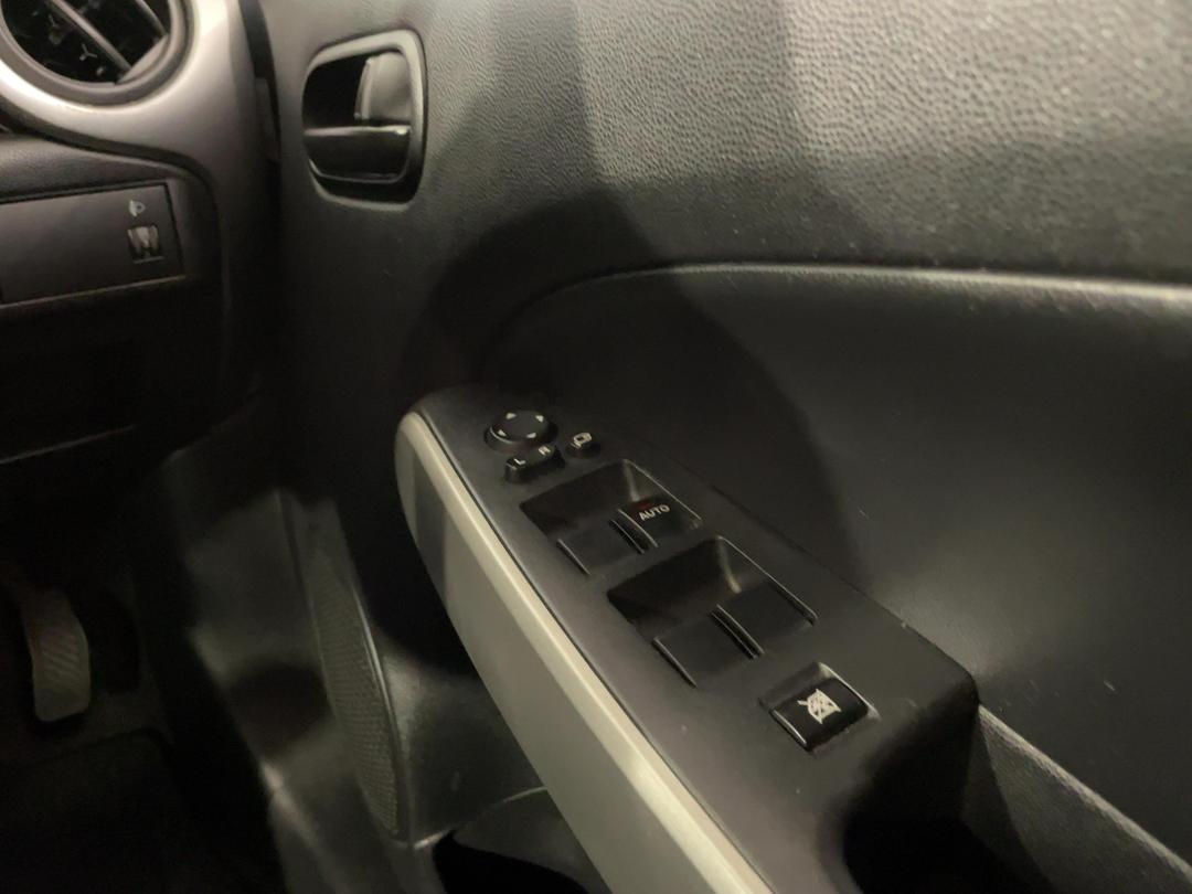 Photo '25' of Mazda Demio