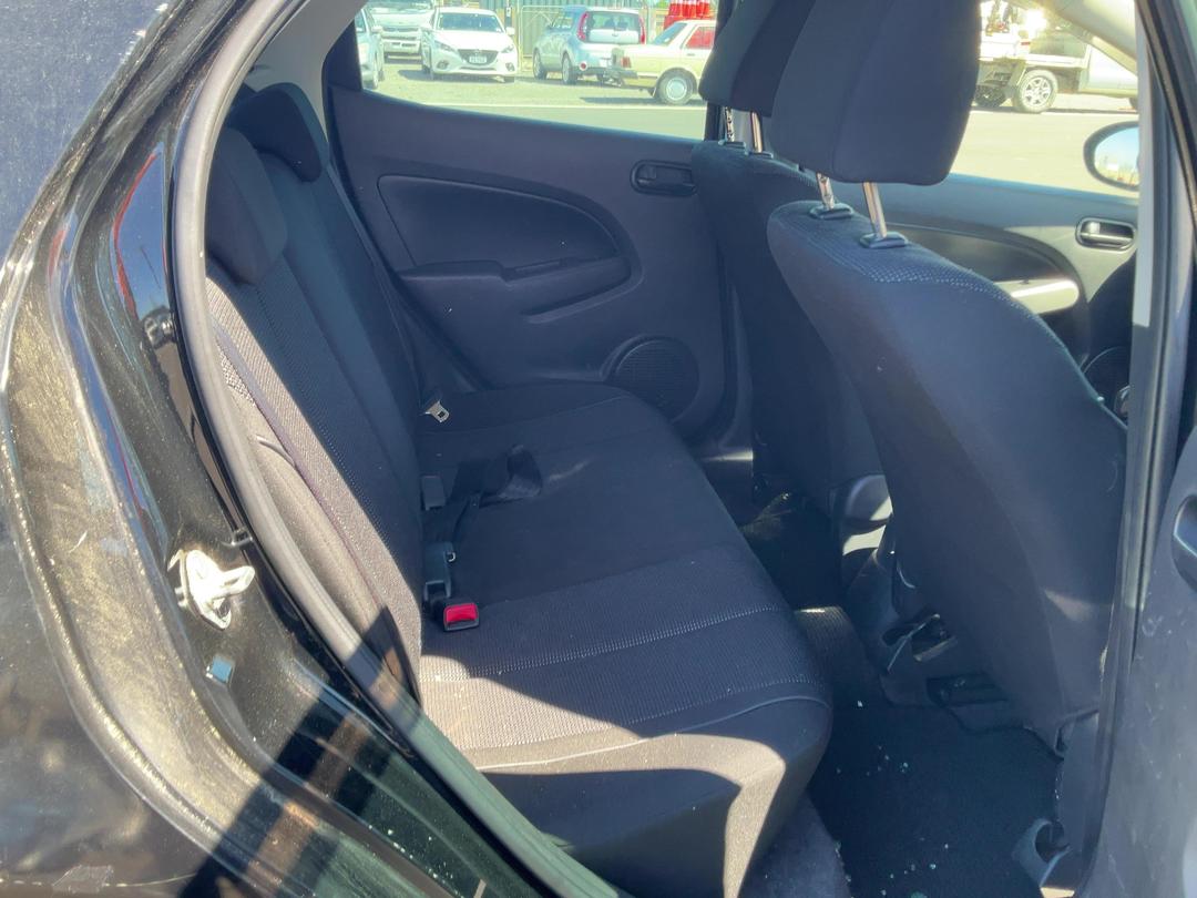 Photo '19' of Mazda Demio Photo '19' of Mazda Demio