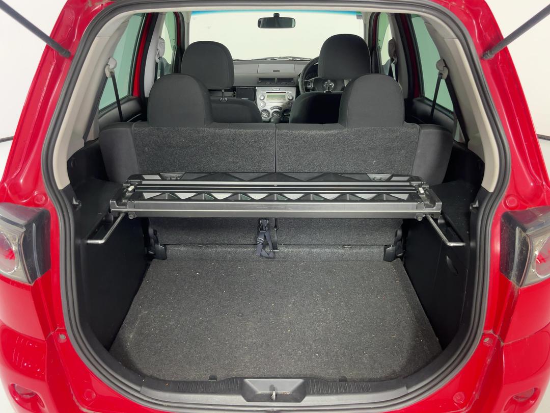 Photo '14' of Mazda Demio