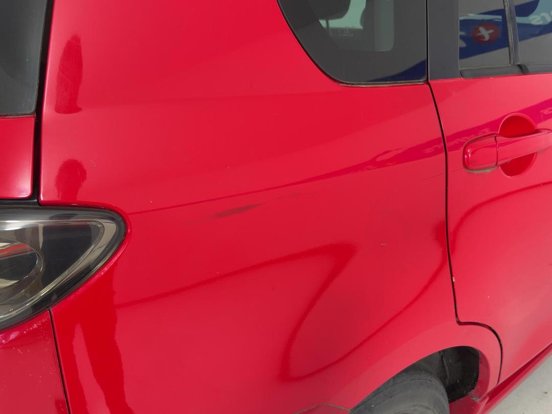 Photo '33' of Mazda Demio