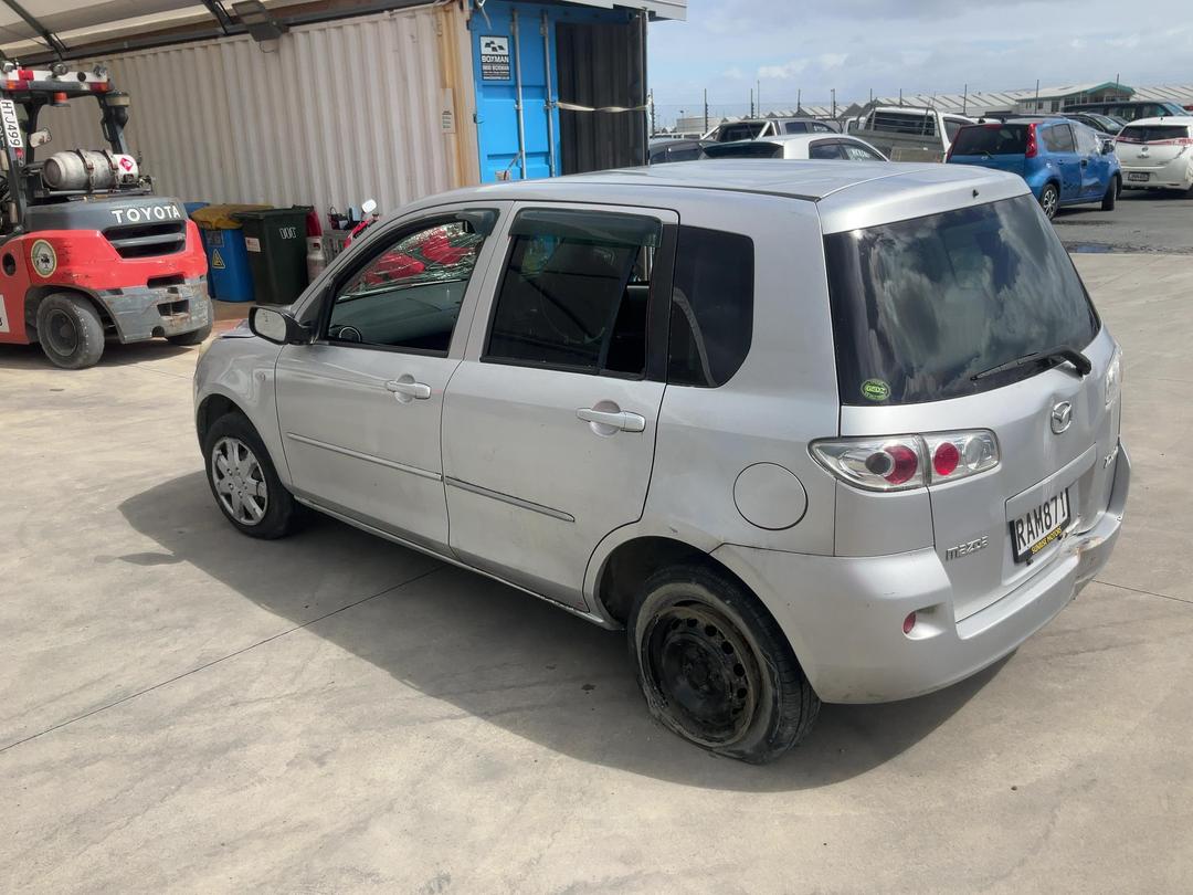 Photo '6' of Mazda Demio Photo '6' of Mazda Demio