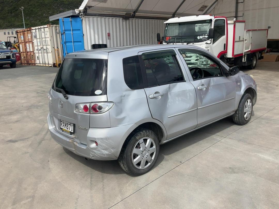 Photo '8' of Mazda Demio Photo '8' of Mazda Demio