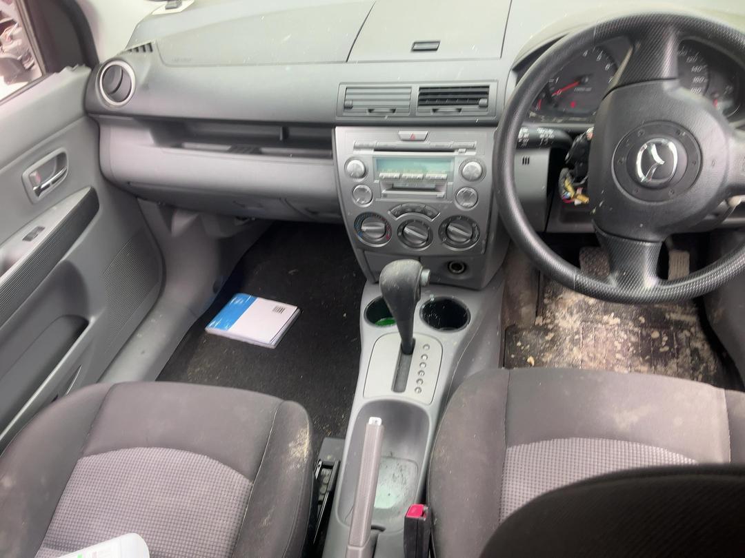 Photo '18' of Mazda Demio Photo '18' of Mazda Demio