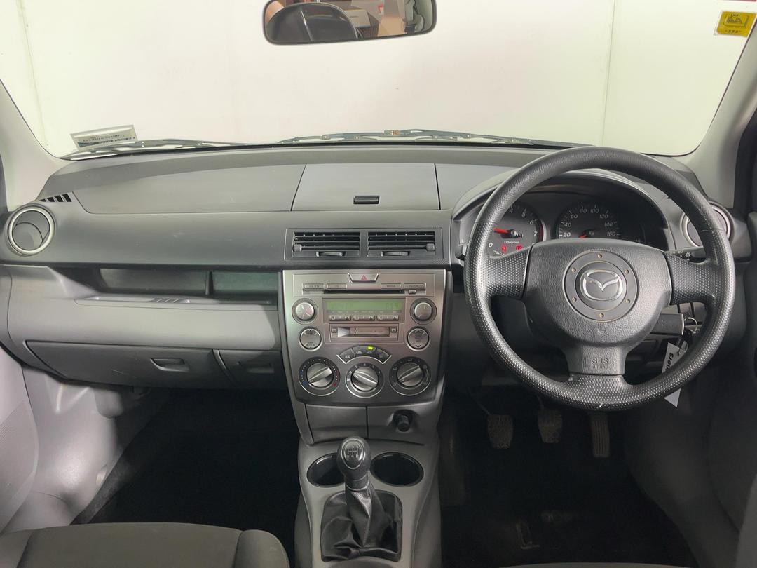Photo '15' of Mazda Demio Photo '15' of Mazda Demio