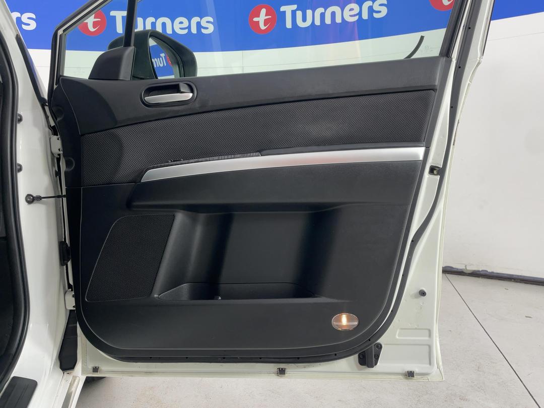 Photo '15' of Mazda MPV