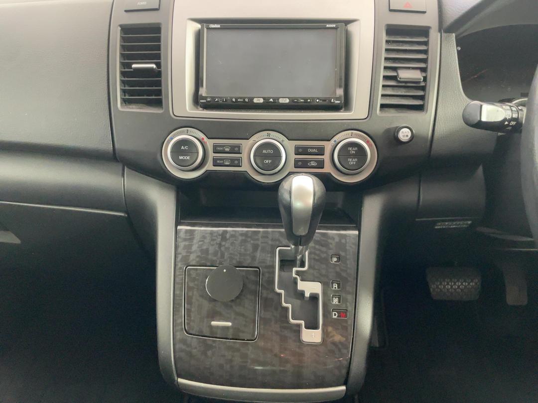 Photo '18' of Mazda MPV