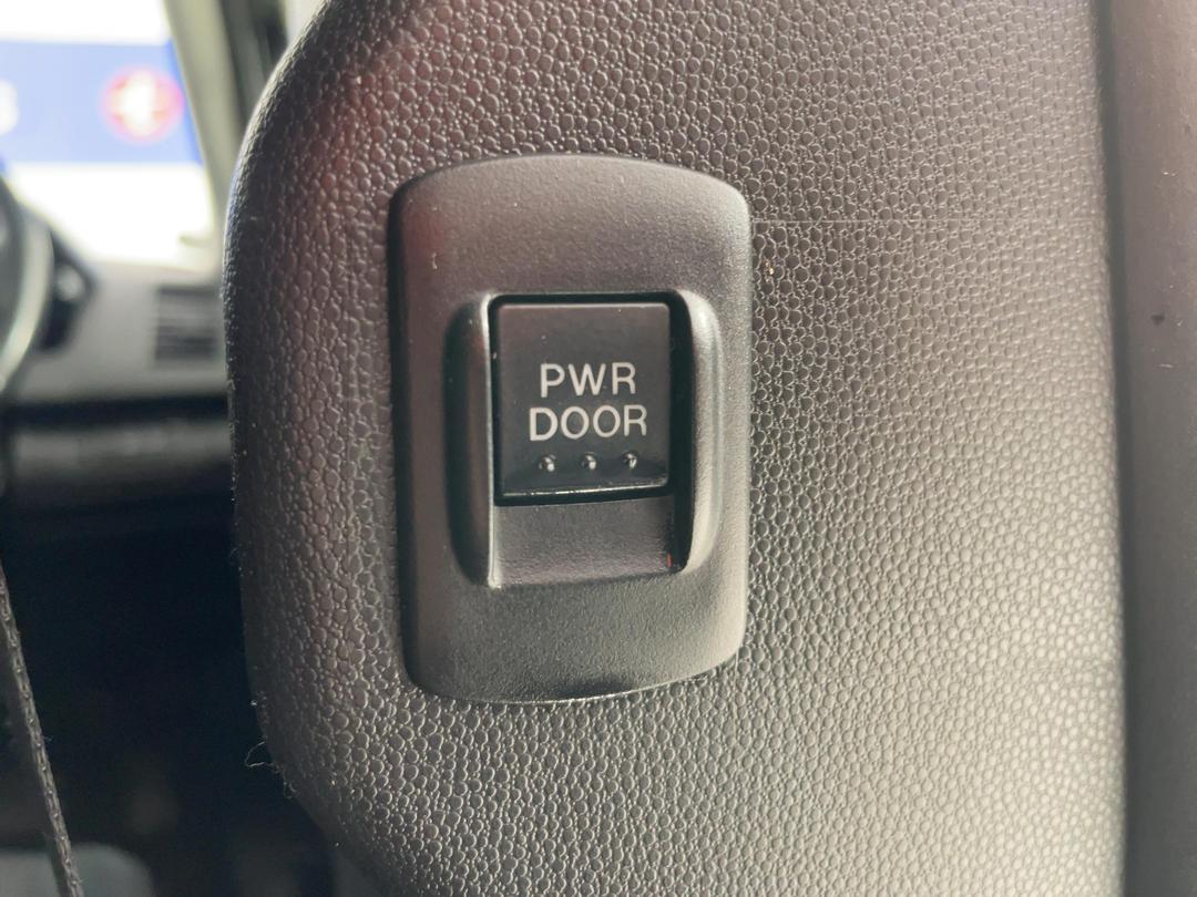 Photo '23' of Mazda MPV