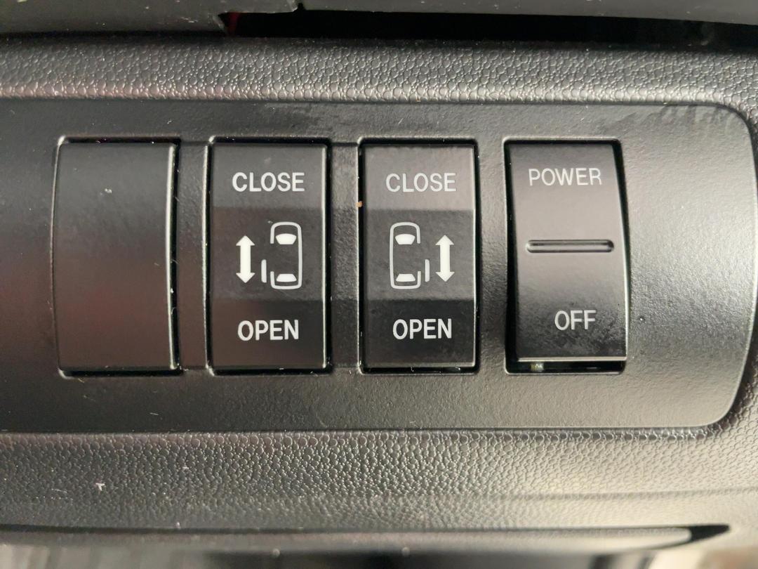 Photo '24' of Mazda MPV