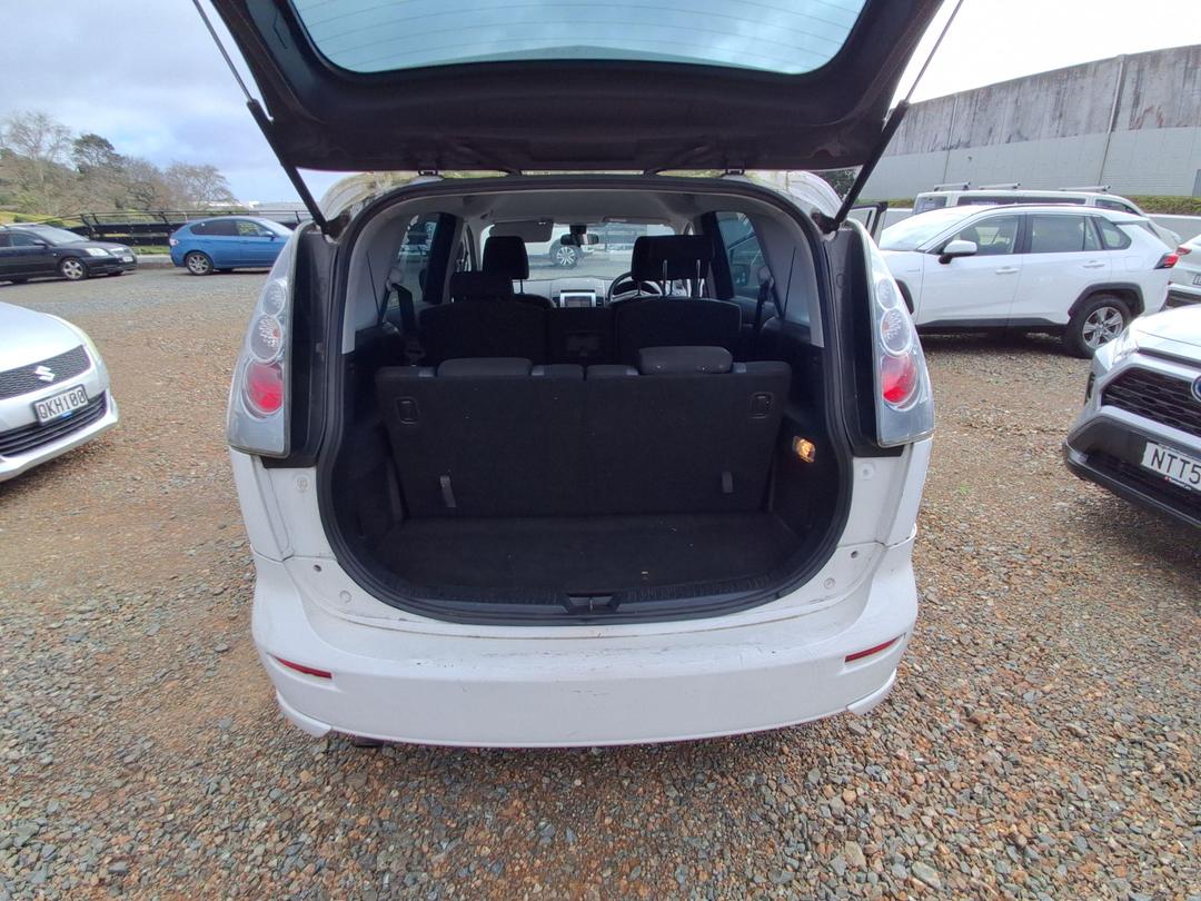 Photo '13' of Mazda Premacy Photo '13' of Mazda Premacy