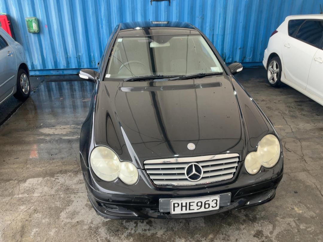 Photo '4' of Mercedes-Benz C-Class Coupe