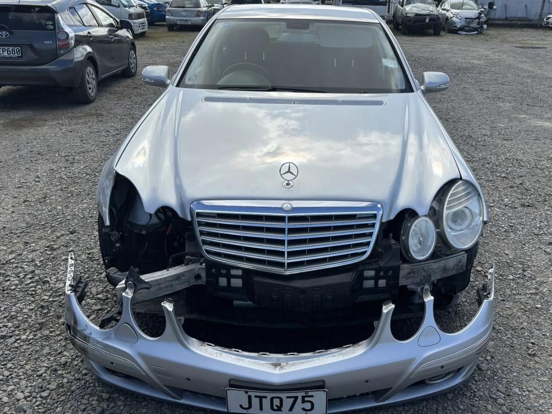 Photo '2' of Mercedes-Benz E300