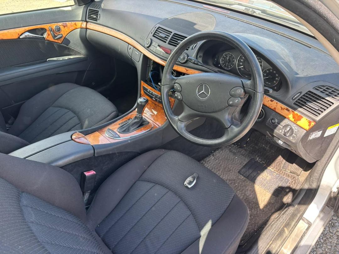 Photo '13' of Mercedes-Benz E300
