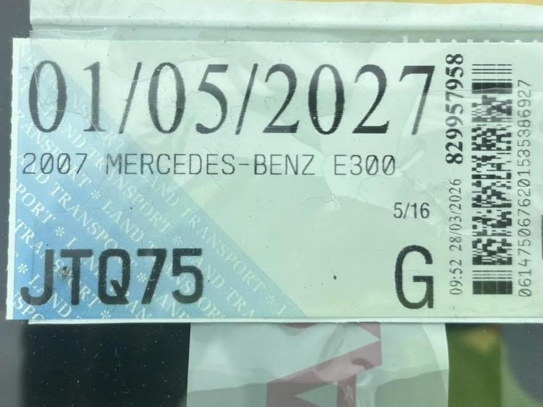 Photo '18' of Mercedes-Benz E300
