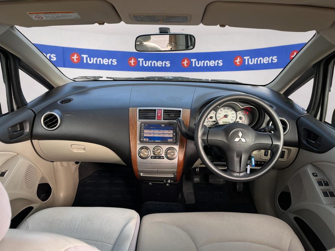 Photo '17' of Mitsubishi Colt