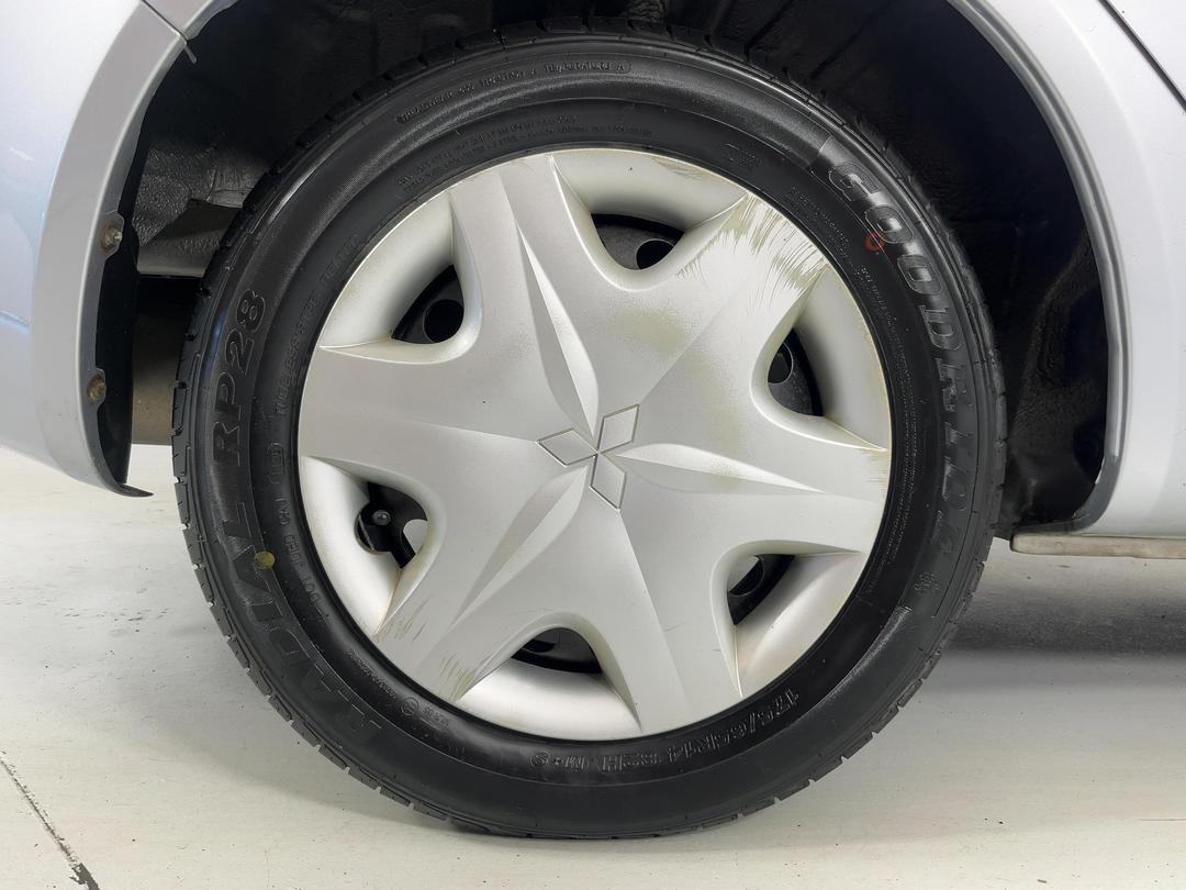 Photo '12' of Mitsubishi Colt
