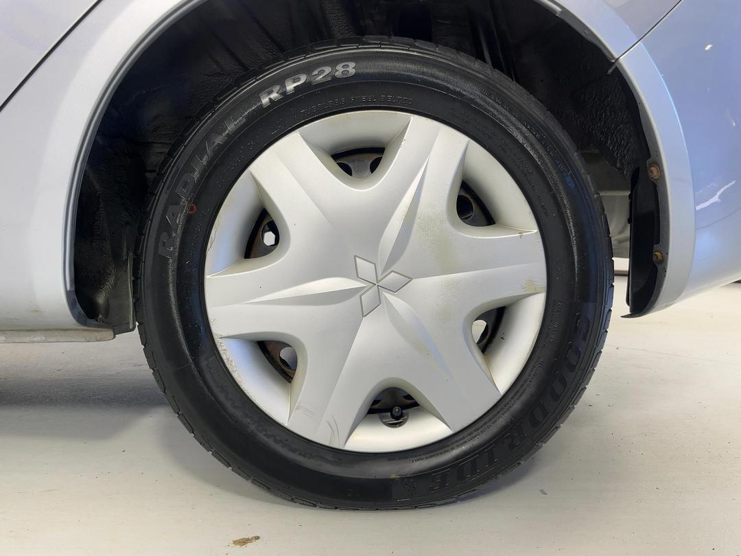 Photo '11' of Mitsubishi Colt