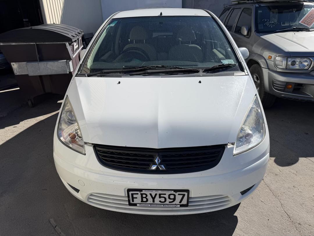 Photo '6' of Mitsubishi Colt Photo '6' of Mitsubishi Colt