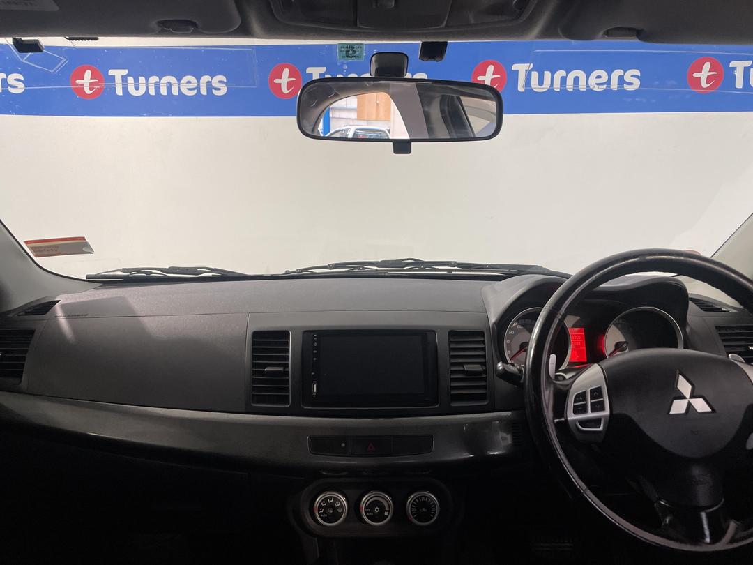 Photo '17' of Mitsubishi Galant