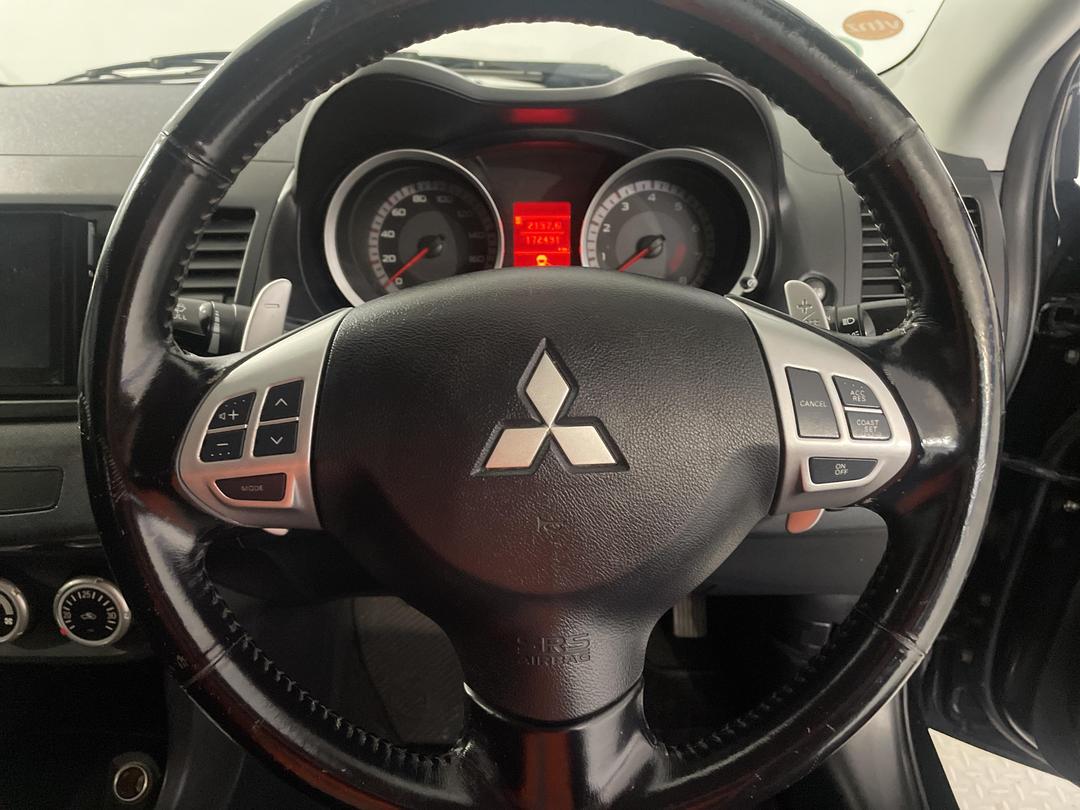 Photo '28' of Mitsubishi Galant