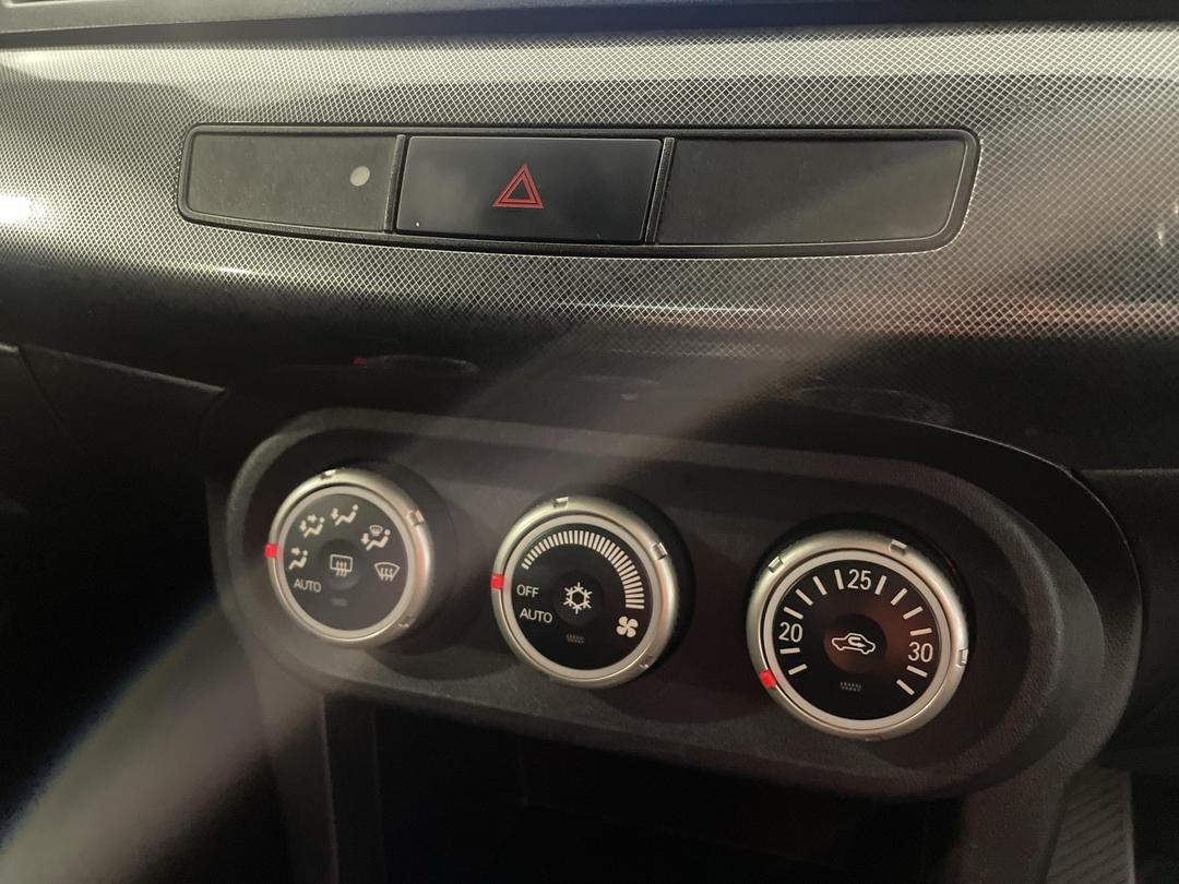 Photo '30' of Mitsubishi Galant