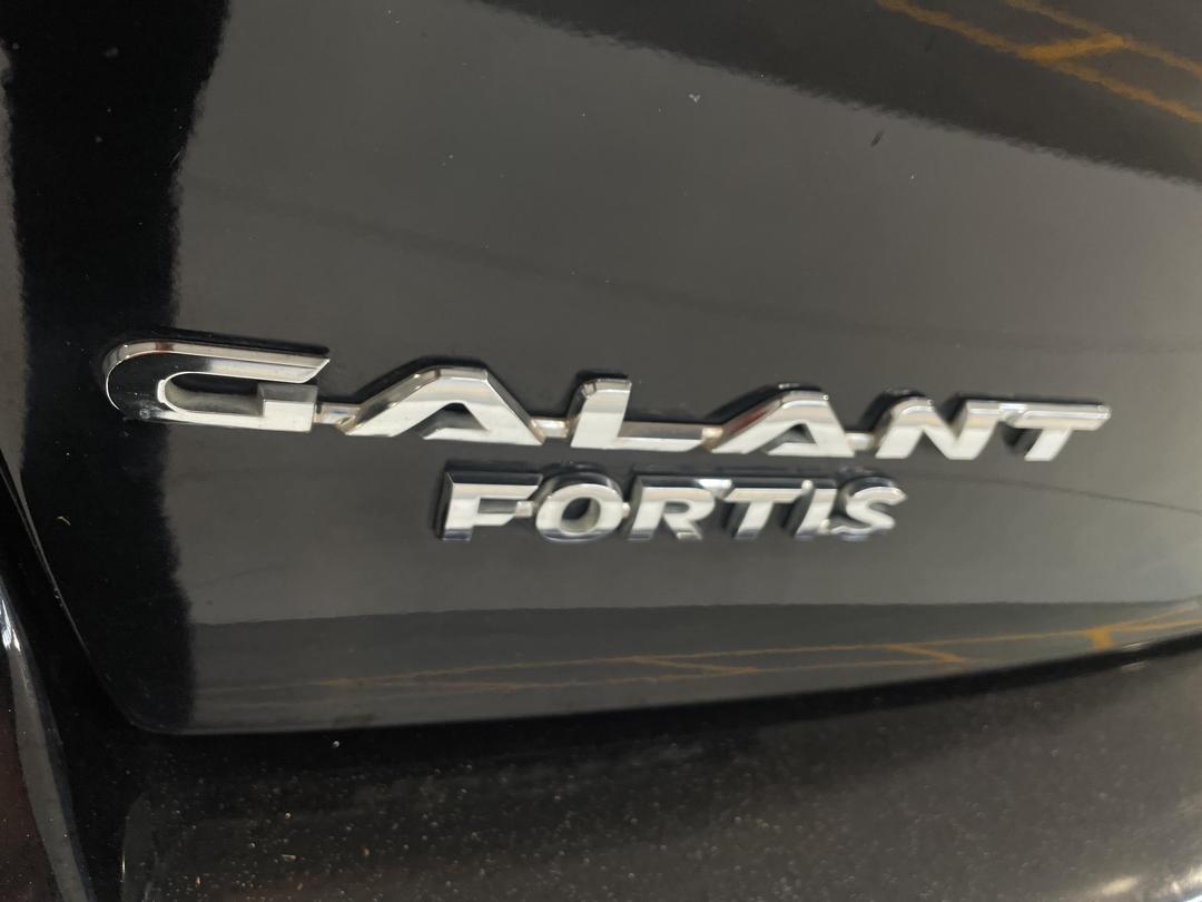 Photo '35' of Mitsubishi Galant