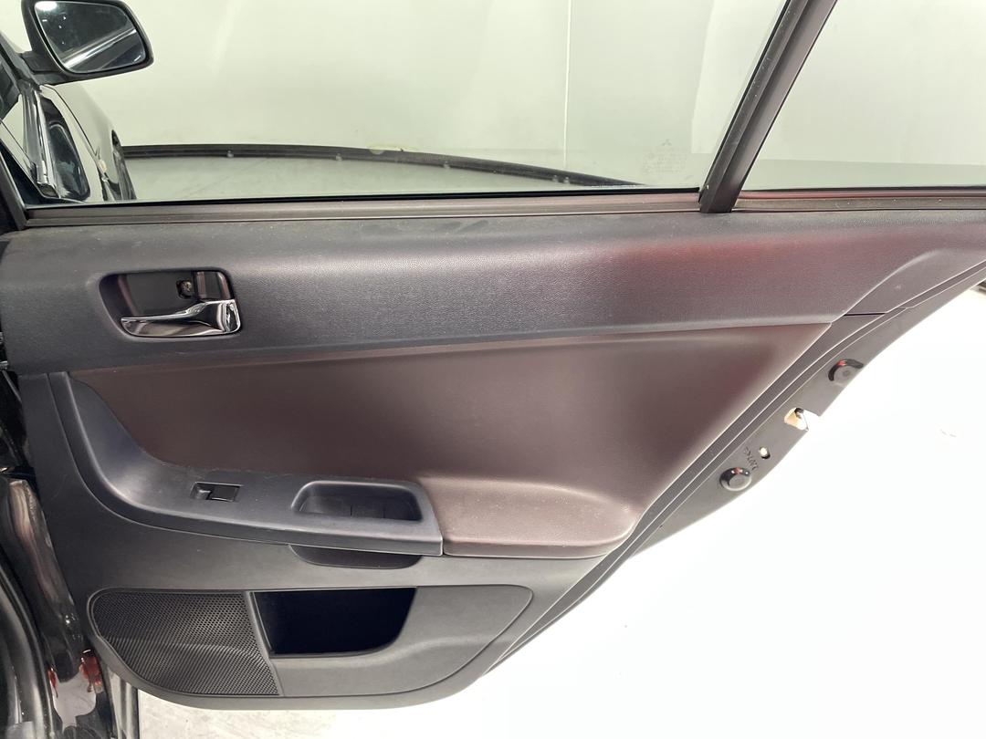 Photo '19' of Mitsubishi Galant