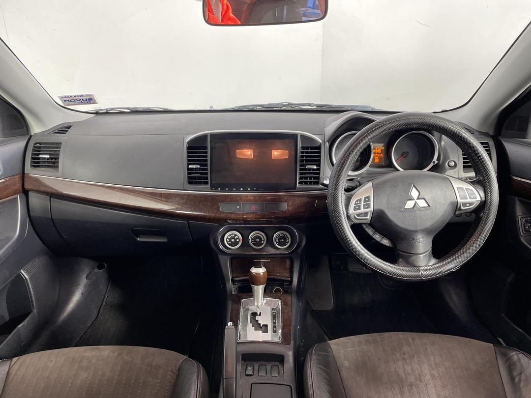 Photo '17' of Mitsubishi Galant