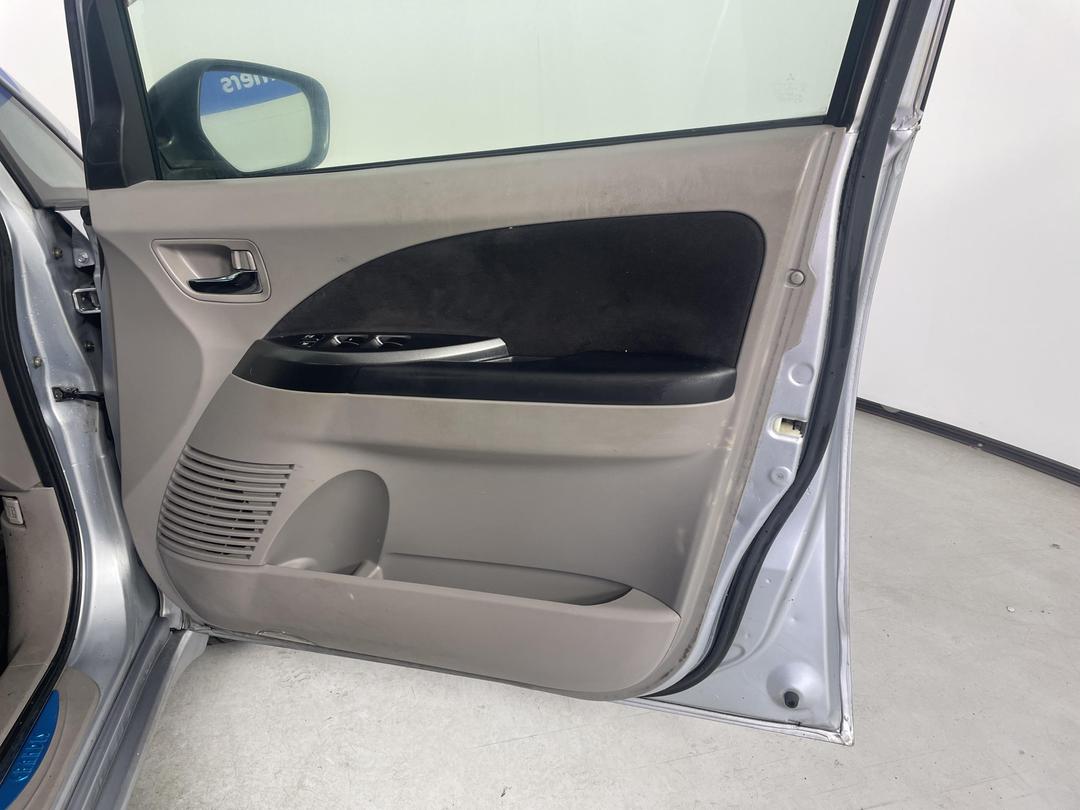 Photo '15' of Mitsubishi Grandis