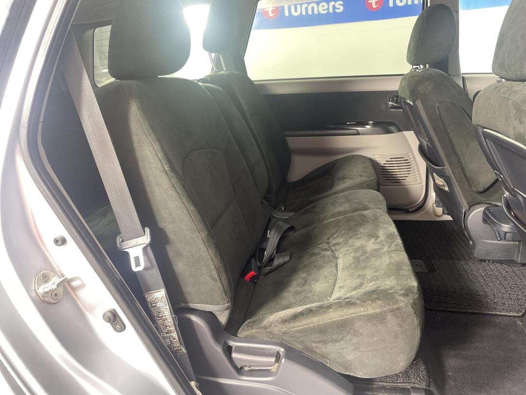 Photo '20' of Mitsubishi Grandis