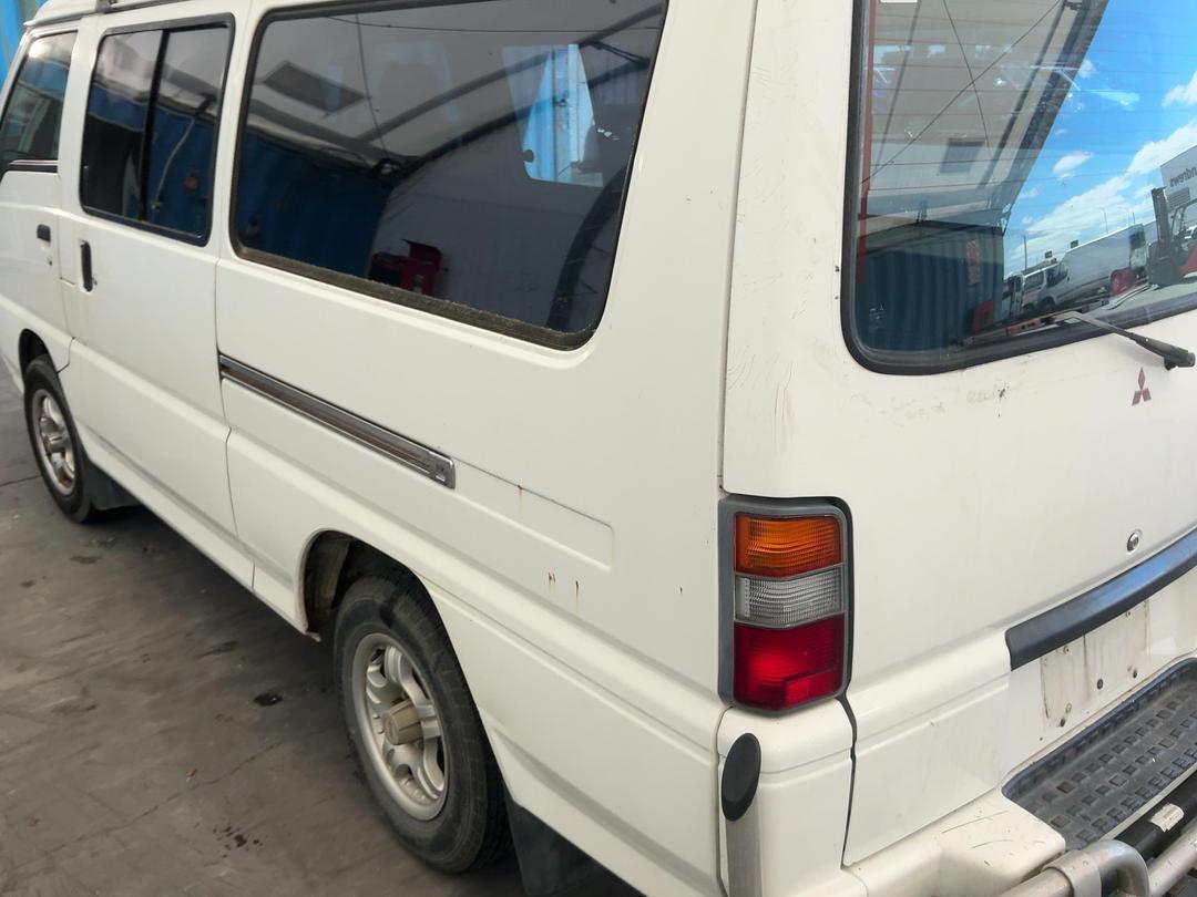 Photo '8' of Mitsubishi L300 LWB Photo '8' of Mitsubishi L300 LWB