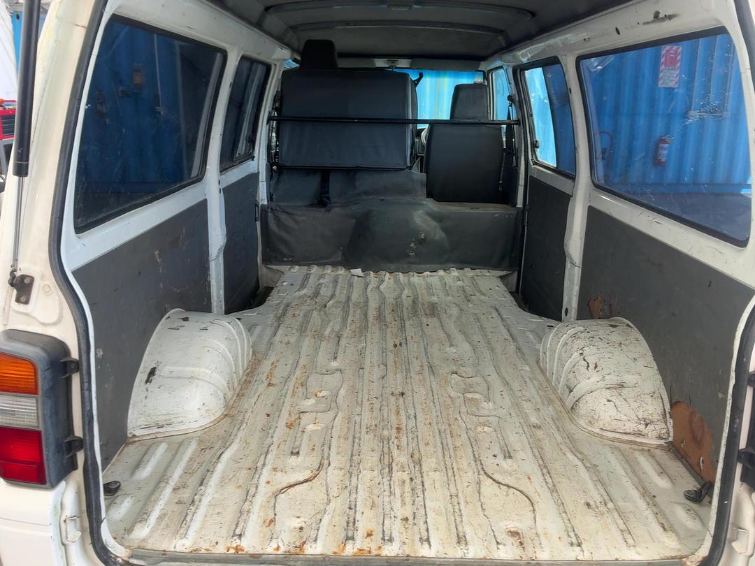 Photo '21' of Mitsubishi L300 LWB Photo '21' of Mitsubishi L300 LWB