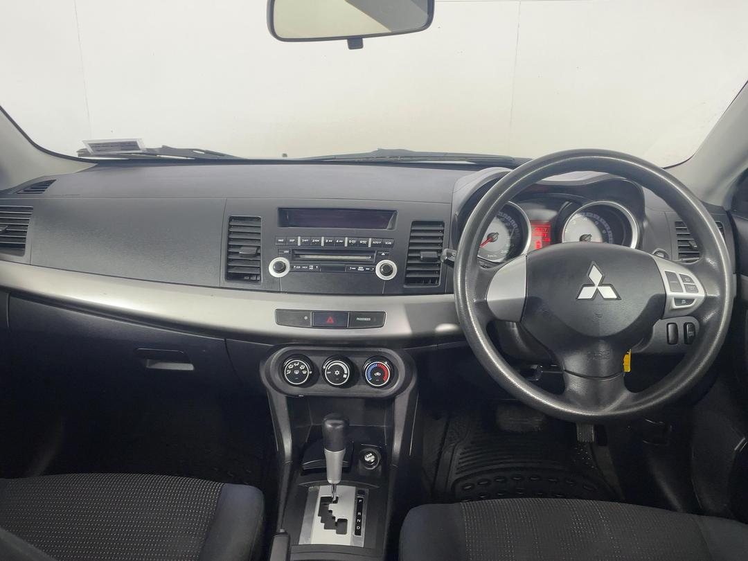 Photo '17' of Mitsubishi Lancer