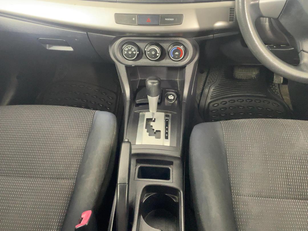 Photo '18' of Mitsubishi Lancer