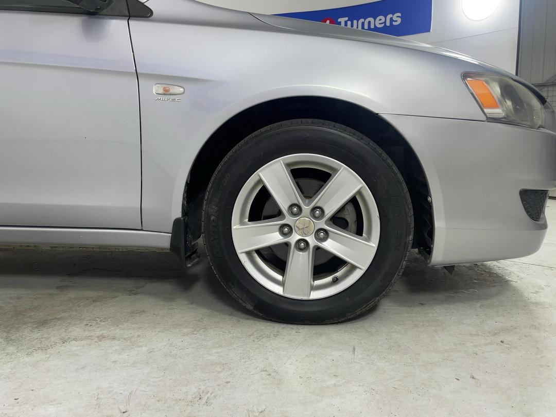 Photo '9' of Mitsubishi Lancer