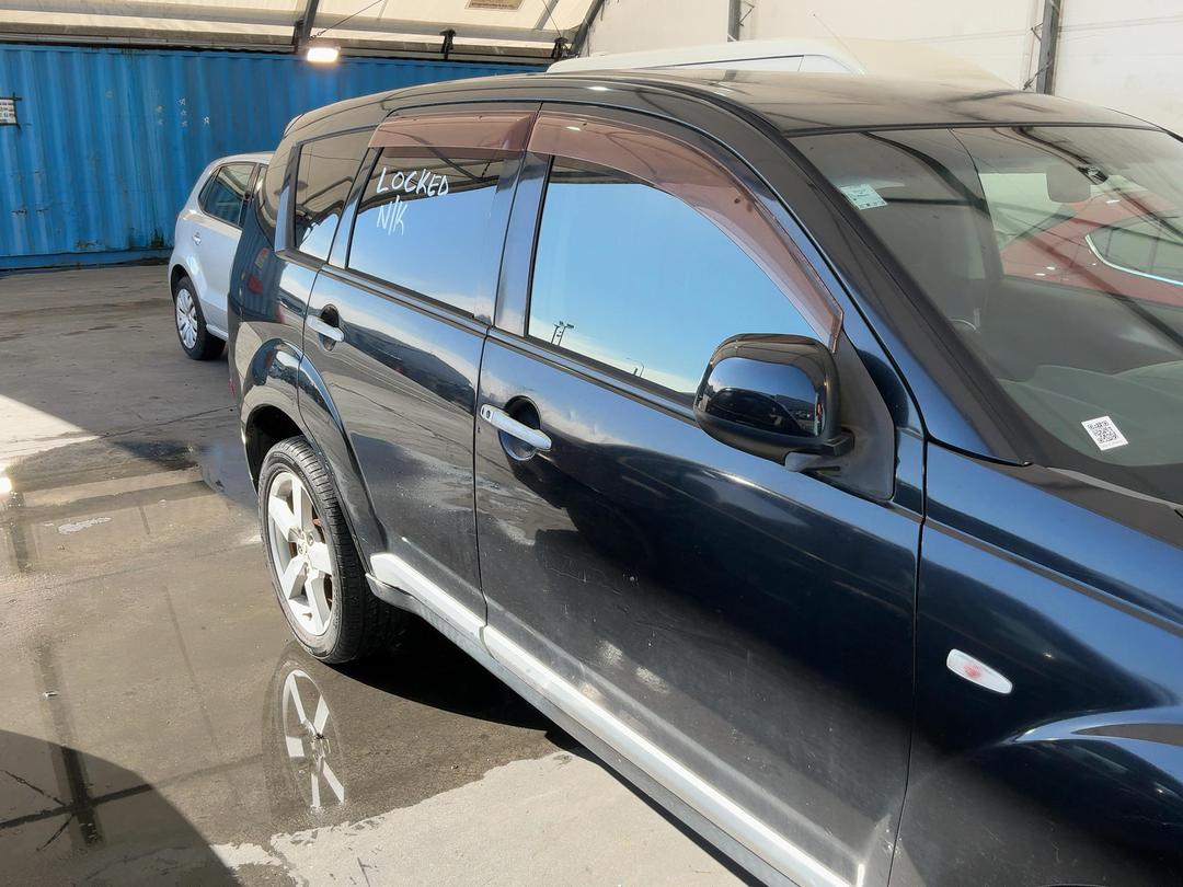 Photo '2' of Mitsubishi Outlander Photo '2' of Mitsubishi Outlander