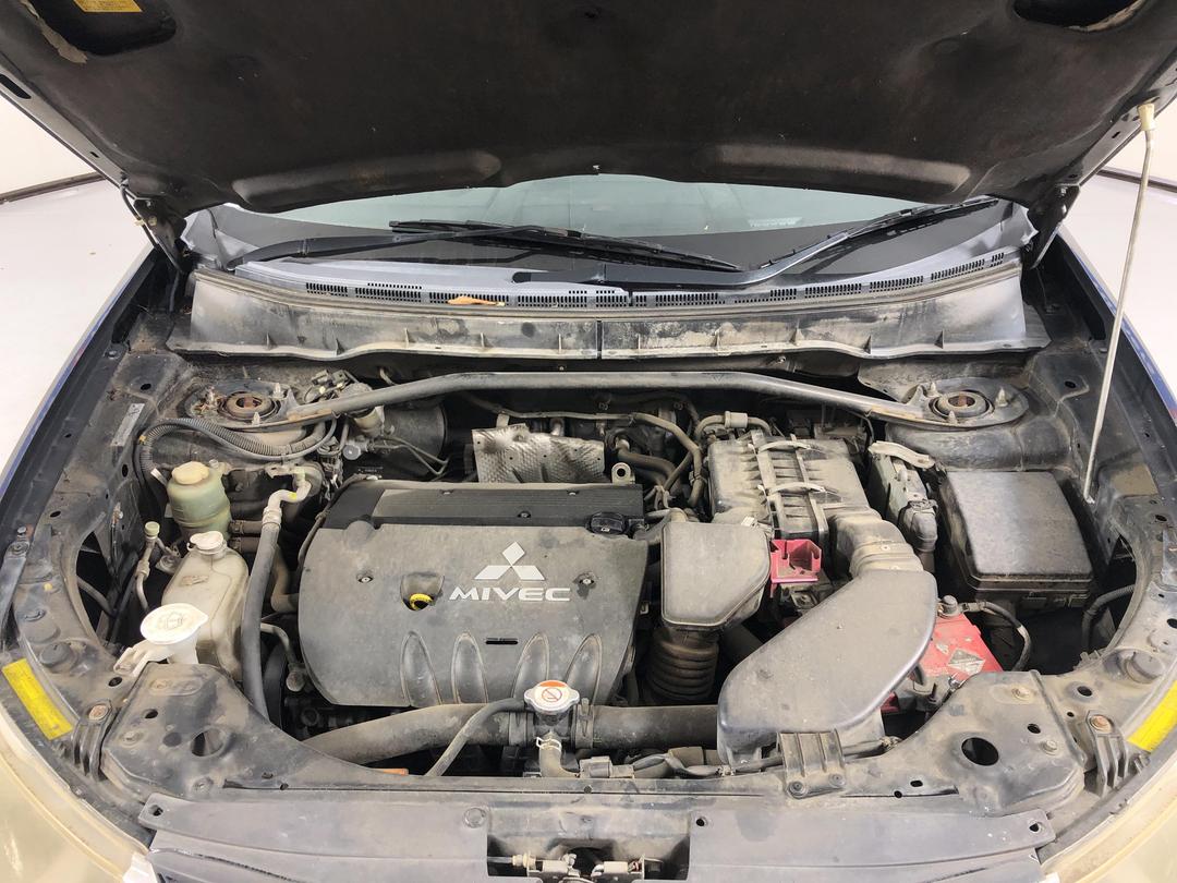 Photo '11' of Mitsubishi Outlander