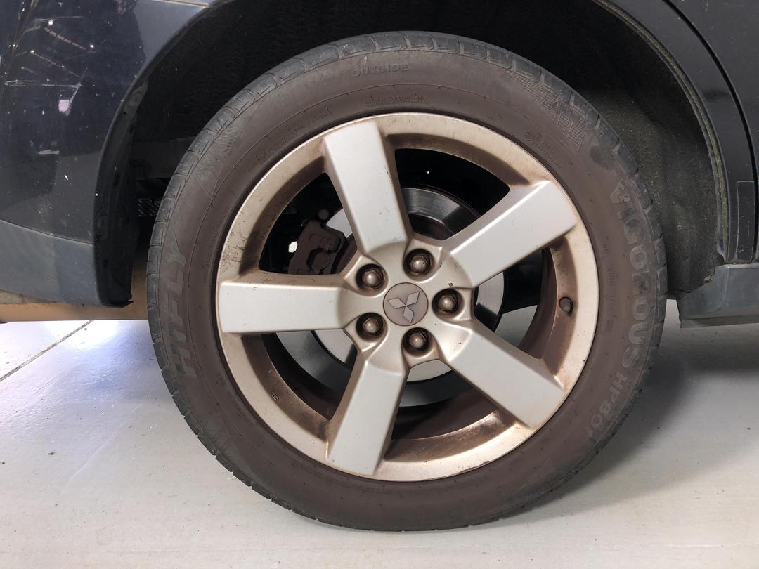 Photo '10' of Mitsubishi Outlander